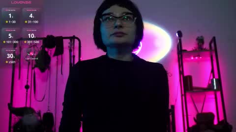 Snapshot of cyberxgoddess_ chatting on 12.15.25 Lily Goddess online show from 12.15.25