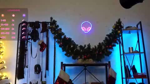 Snapshot of cyberxgoddess_ chatting on 12.16.25 Lily Goddess online show from 12.16.25