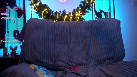 Snapshot of cyberxgoddess_ chatting on 12.18.25 Lily Goddess online show from 12.18.25