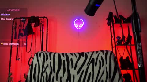 Snapshot of cyberxgoddess_ chatting on 02.02.26 Lily Goddess online show from 02.02.26