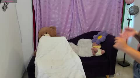 Cynthia online show from 11.18.25