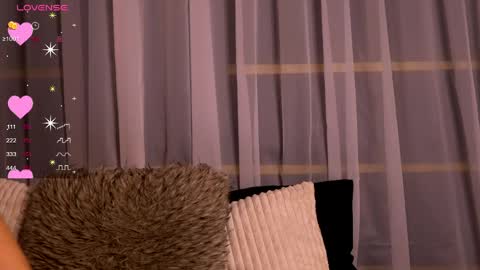 Snapshot of cynthiawest chatting on 05.27.26 Ivy online show from 05.27.26
