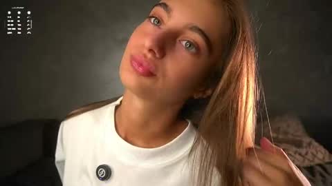 Snapshot of czamabech chatting on 05.14.26 Isabella online show from 05.14.26