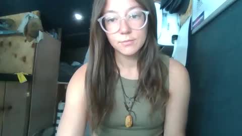 Snapshot of d3sert_moon chatting on 12.03.25 d3sert_moon online show from 12.03.25