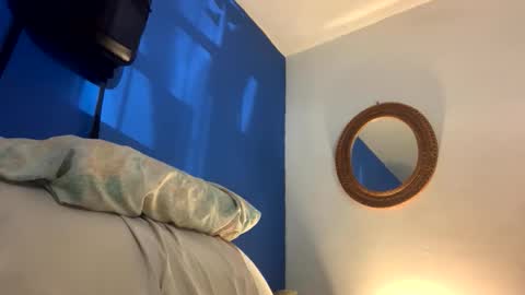 Snapshot of dabeibe chatting on 11.26.25 Jewbb online show from 11.26.25