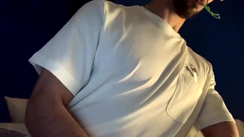 Snapshot of dabeibe chatting on 11.29.25 Jewbb online show from 11.29.25