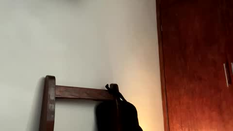 Snapshot of dabeibe chatting on 12.18.25 Jewbb online show from 12.18.25