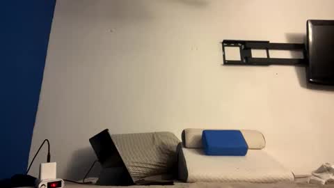 Snapshot of dabeibe chatting on 02.17.26 Jewbb online show from 02.17.26