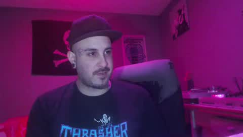 Snapshot of dabirdfree chatting on 01.01.25 Destroyer online show from 01.01.25