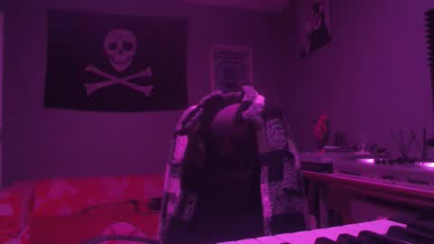 Snapshot of dabirdfree chatting on 10.21.25 Destroyer online show from 10.21.25