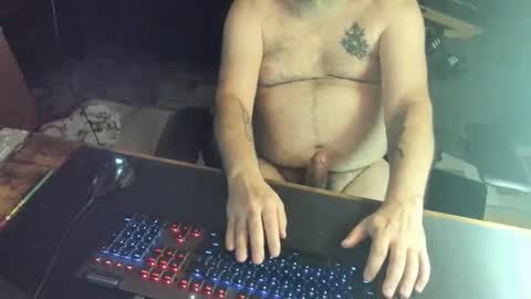 Snapshot of dadbodfatrod chatting on 11.06.25 Daddy online show from 11.06.25