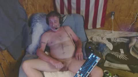 Snapshot of daddy38345 chatting on 10.08.25 daddy38345 online show from 10.08.25