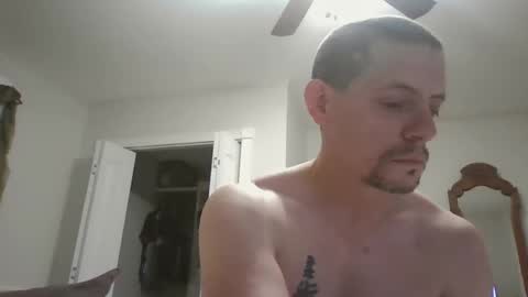 Snapshot of daddy_smallz chatting on 12.18.25 XChampX online show from 12.18.25