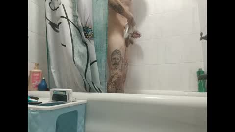 Snapshot of daddylongdick3359 chatting on 03.24.26 Coxxxinmouf online show from 03.24.26