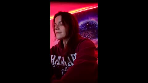 Snapshot of daddysgoodgirl420420 chatting on 12.04.25 daddysgoodgirl online show from 12.04.25