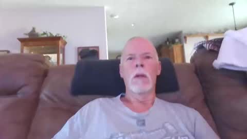 Snapshot of daddysmk chatting on 11.04.25 daddysmk online show from 11.04.25