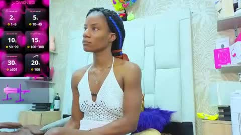 Snapshot of daffnelewis chatting on 06.19.26 daffnelewis online show from 06.19.26