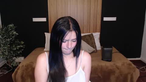 Snapshot of dafne_bss chatting on 02.21.25 dafne_bss online show from 02.21.25