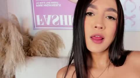 Snapshot of dafne_hillss chatting on 05.26.26 dafne_hillss online show from 05.26.26