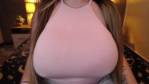 Snapshot of dafne_hs chatting on 12.12.24 Dafne online show from 12.12.24