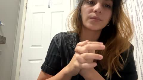 Snapshot of dafnecloutier chatting on 02.06.25 Dafne 27 Cory-24 online show from 02.06.25