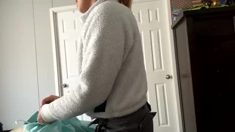 Snapshot of dafnecloutier chatting on 03.03.25 Dafne 27 Cory-24 online show from 03.03.25