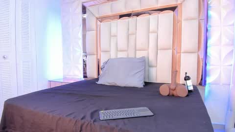 Dafnee online show from 11.24.25