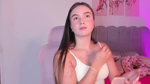 Snapshot of dafnevega chatting on 11.25.25 Dafne online show from 11.25.25