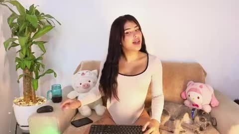 Snapshot of dahiana_prenss chatting on 05.17.26 Dahiana online show from 05.17.26