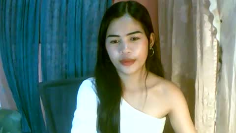 Im Dahlia online show from 03.28.26