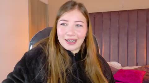 Snapshot of dahlia_rousse chatting on 06.10.26 Dahlia online show from 06.10.26