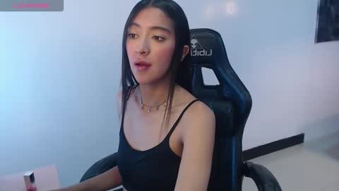 Snapshot of dahyan_ch chatting on 11.24.25 dahyan_ch online show from 11.24.25