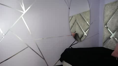 Snapshot of daila_ chatting on 12.05.24 daila_ online show from 12.05.24