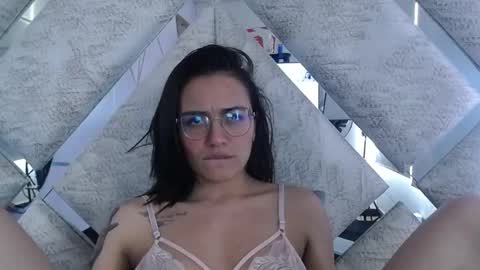 Snapshot of daila_ chatting on 12.11.24 daila_ online show from 12.11.24