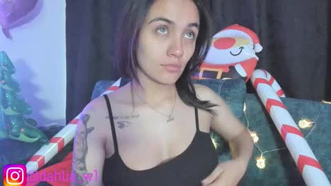 Snapshot of daila_ chatting on 12.05.25 daila_ online show from 12.05.25