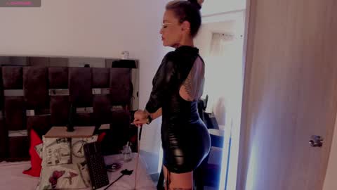  D A I L A  online show from 01.30.25