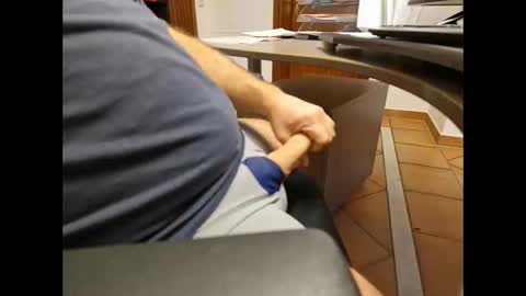 Snapshot of dailymonster chatting on 12.04.25 dailymonster online show from 12.04.25