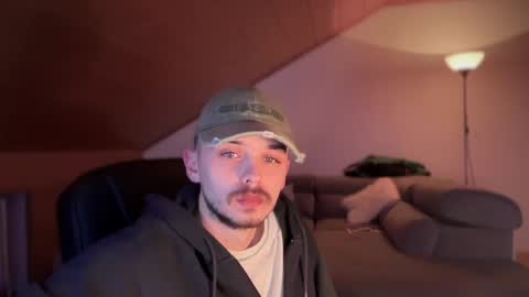 Snapshot of daimon_hall chatting on 02.04.25 Daimon online show from 02.04.25