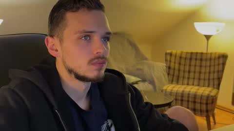 Snapshot of daimon_hall chatting on 12.01.25 Daimon online show from 12.01.25