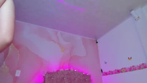 Snapshot of daisy__rose chatting on 01.11.25 Dai online show from 01.11.25