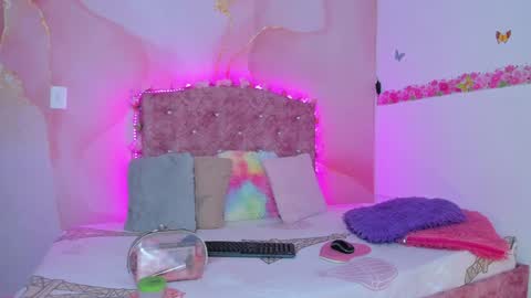 Snapshot of daisy__rose chatting on 01.14.25 Dai online show from 01.14.25