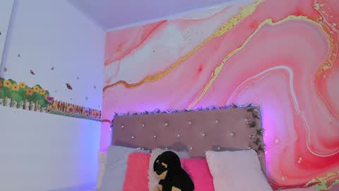 Snapshot of daisy__rose chatting on 02.06.25 Dai online show from 02.06.25