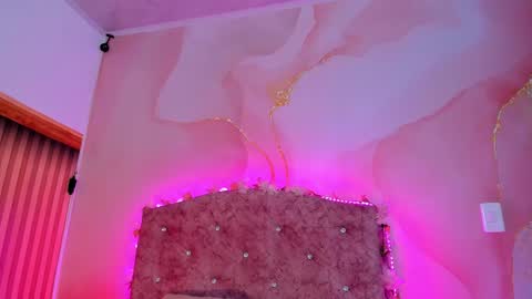 Snapshot of daisy__rose chatting on 03.07.25 Dai online show from 03.07.25