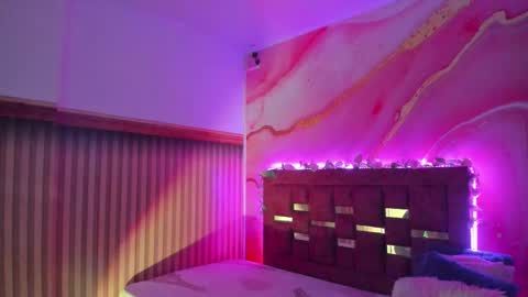 Snapshot of daisy__rose chatting on 12.17.25 Dai online show from 12.17.25