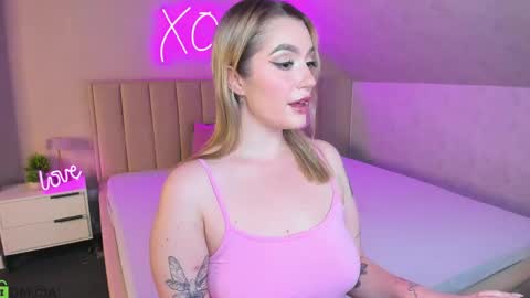 Snapshot of daisy_beckerr chatting on 06.03.26 Viickie online show from 06.03.26