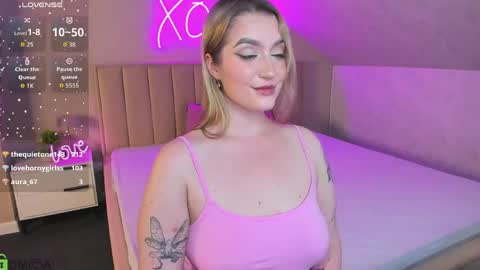Snapshot of daisy_beckerr chatting on 06.03.26 Viickie online show from 06.03.26