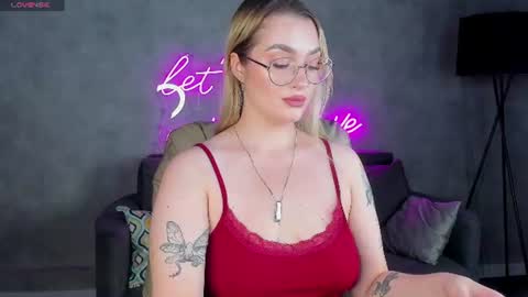 Viickie online show from 08.04.26