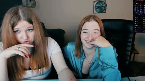 Snapshot of daisy_candy chatting on 12.03.24 Little Di online show from 12.03.24