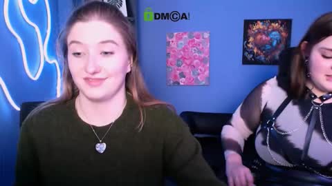 Snapshot of daisy_candy chatting on 10.08.25 Little Di online show from 10.08.25