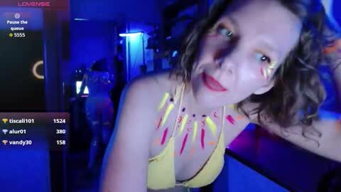 daisy_lovely online show from 10.17.25